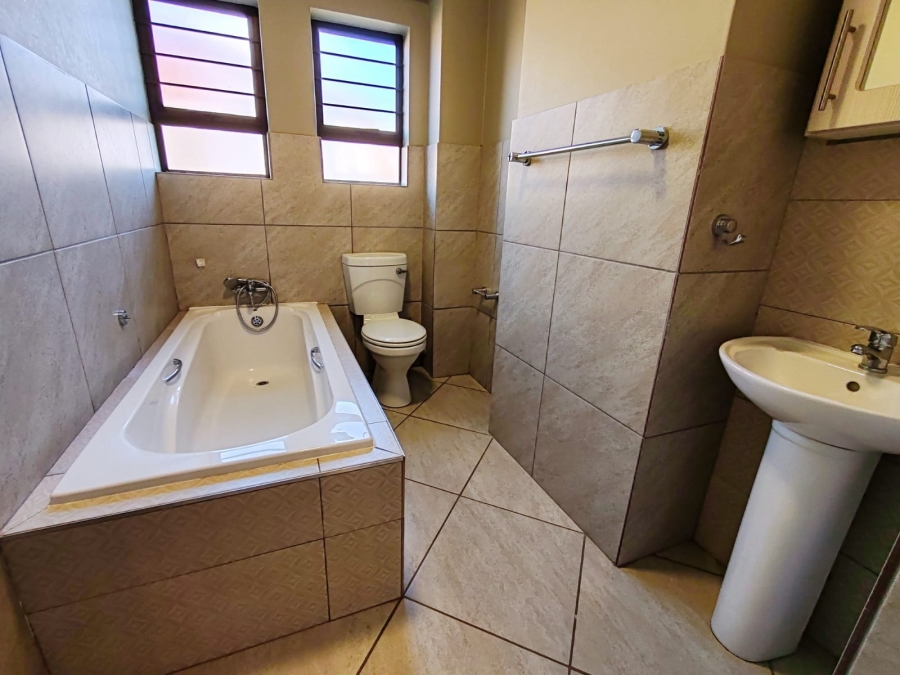 2 Bedroom Property for Sale in Grimbeeck Park North West